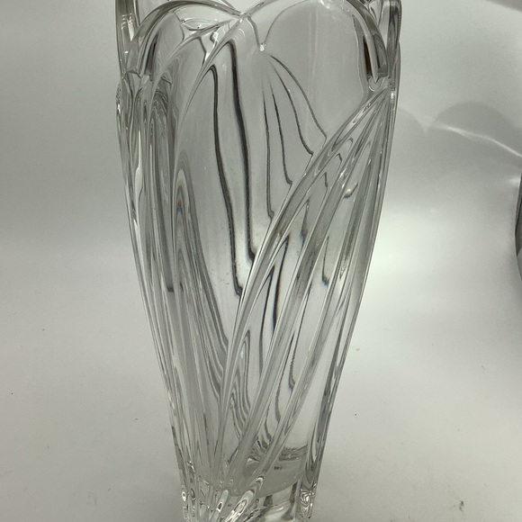 Large 10” Fluted Crystal Vase - Picture 5 of 14